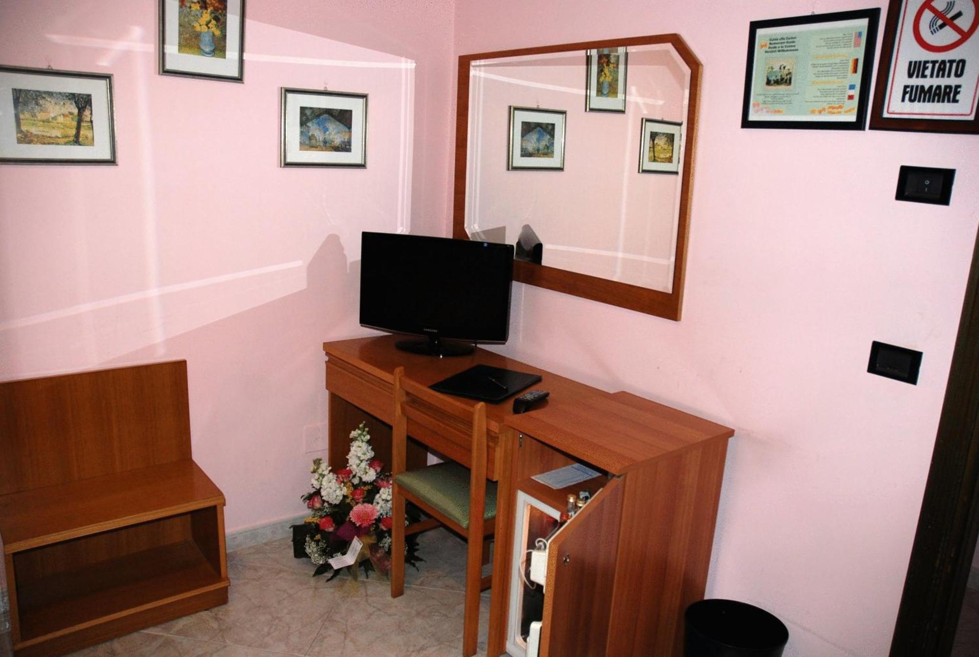 Hotel Grillo Verde ตอร์เร อันนุนซิอาตา ภายนอก รูปภาพ