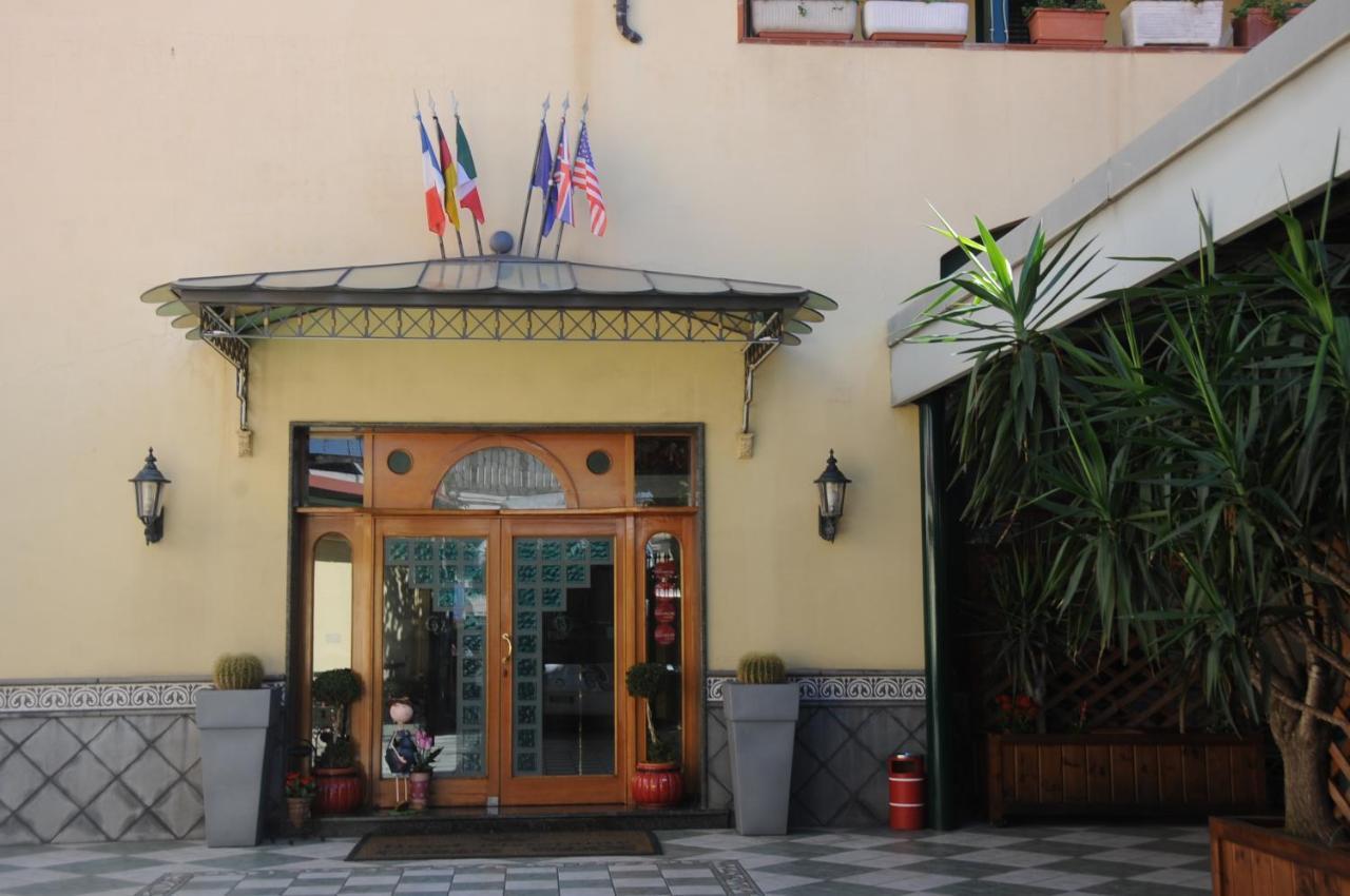 Hotel Grillo Verde ตอร์เร อันนุนซิอาตา ภายนอก รูปภาพ
