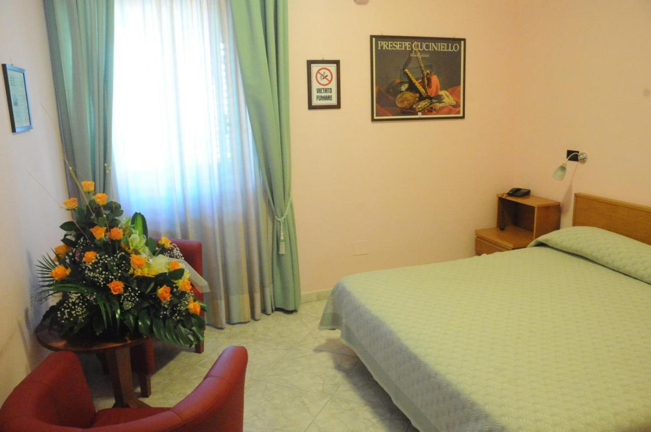 Hotel Grillo Verde ตอร์เร อันนุนซิอาตา ภายนอก รูปภาพ