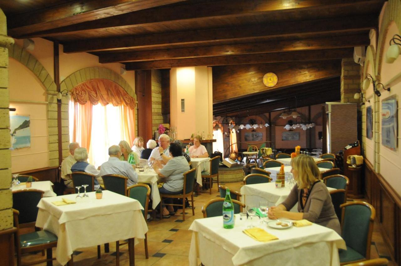 Hotel Grillo Verde ตอร์เร อันนุนซิอาตา ภายนอก รูปภาพ